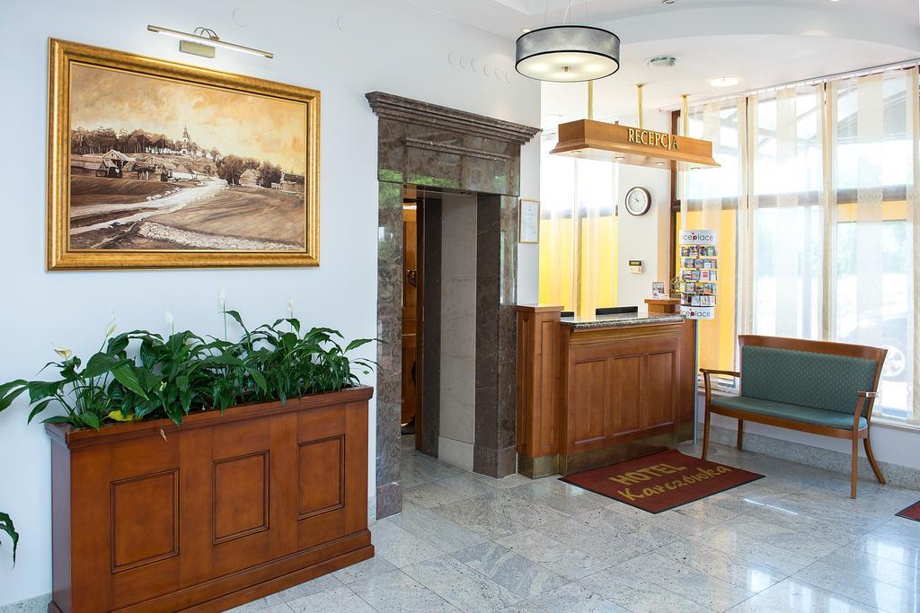 Hotel Karczowka Kielce Buitenkant foto