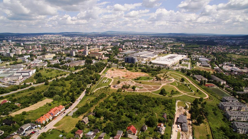 Hotel Karczowka Kielce Buitenkant foto