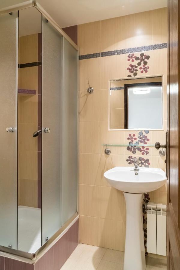 Hotel Karczowka Kielce Buitenkant foto