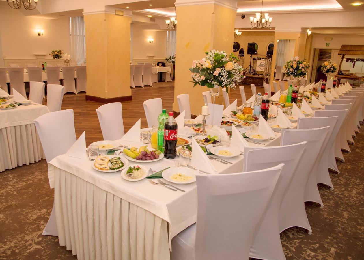 Hotel Karczowka Kielce Buitenkant foto